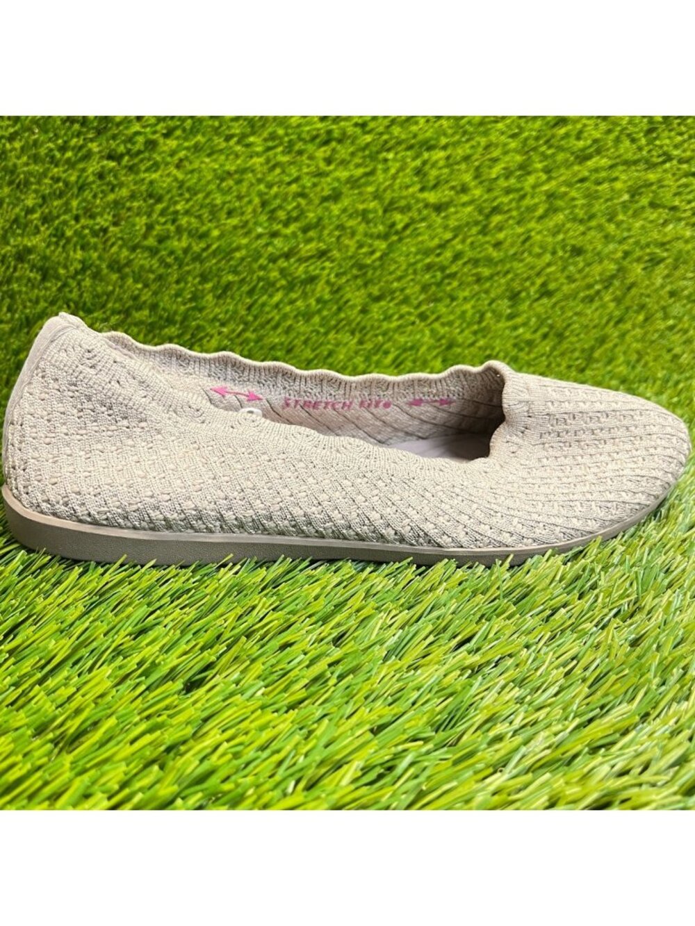 Skechers Cleo Walk Womens Size 7.5 Taupe Casual Classic Walking Slip-On Flats